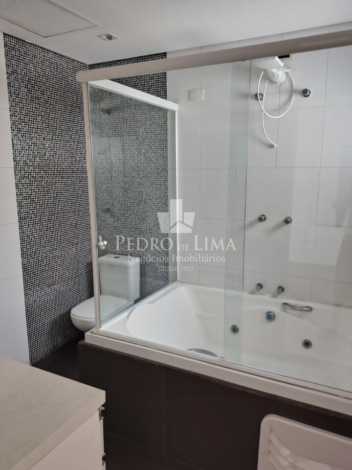 Excelente sobrado Alto da Mooca, 2 vagas ,piscina e churrasqueira,nobre da Mooca! 