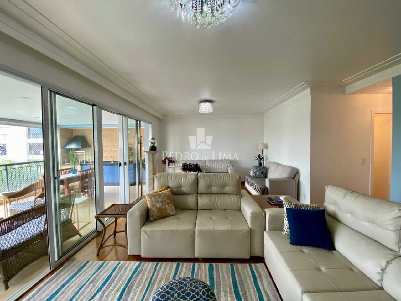 Apartamento 4 dormitórios sendo 2 suítes, 4 vagas e varanda gourmet no Condomínio Splendor