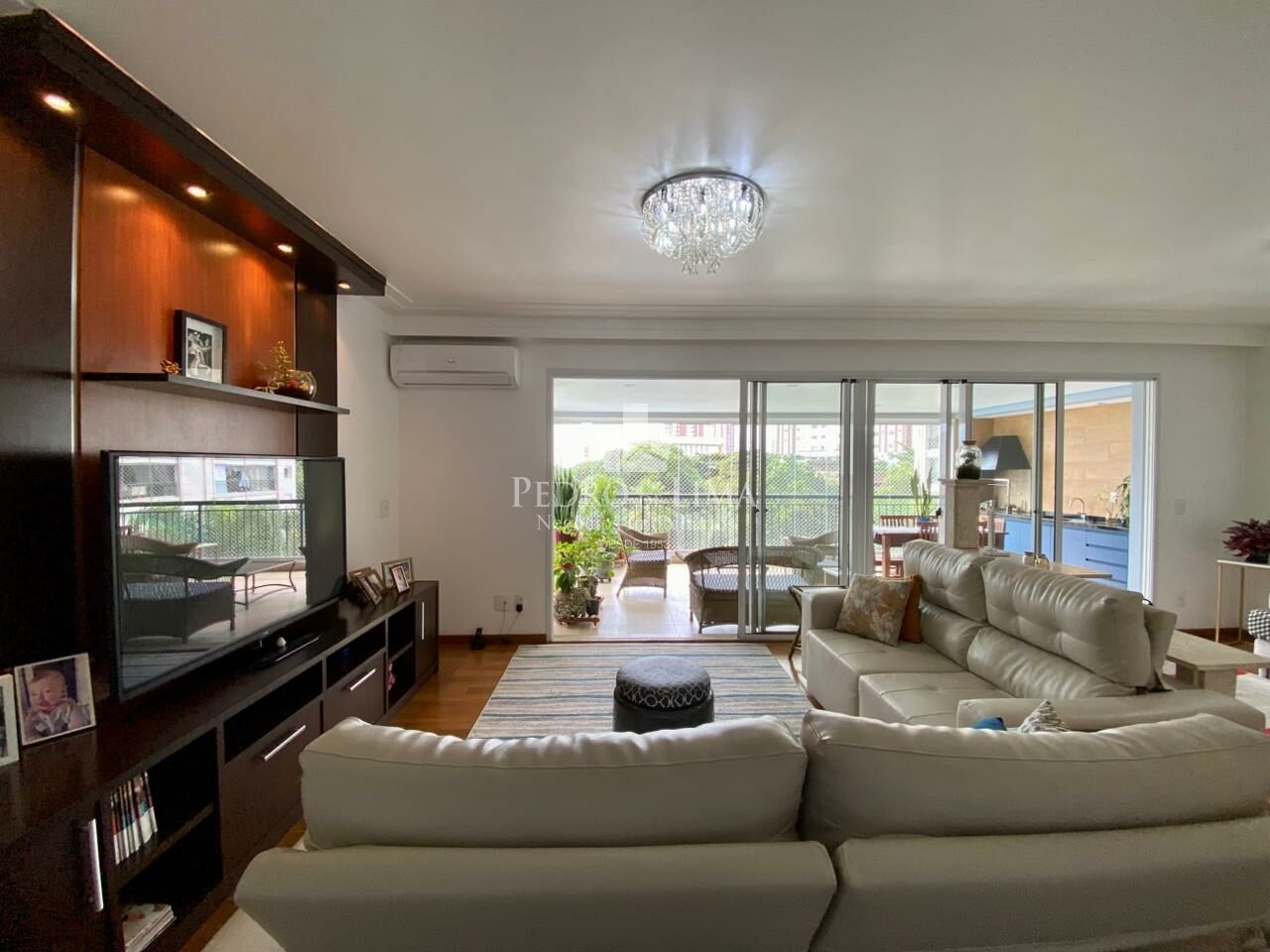 Apartamento 4 dormitórios sendo 2 suítes, 4 vagas e varanda gourmet no Condomínio Splendor