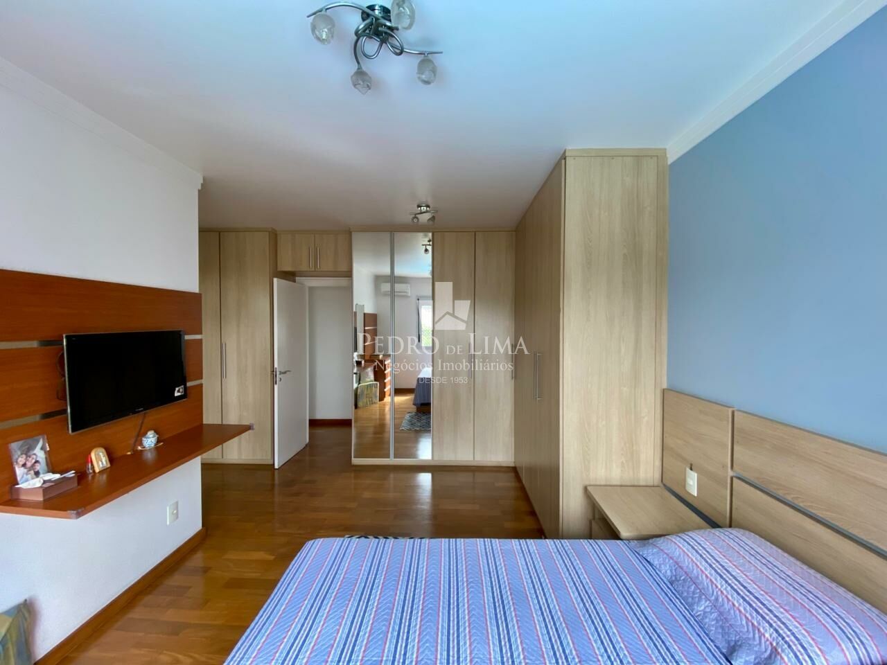 Apartamento 4 dormitórios sendo 2 suítes, 4 vagas e varanda gourmet no Condomínio Splendor
