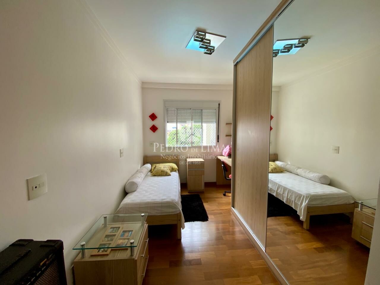 Apartamento 4 dormitórios sendo 2 suítes, 4 vagas e varanda gourmet no Condomínio Splendor