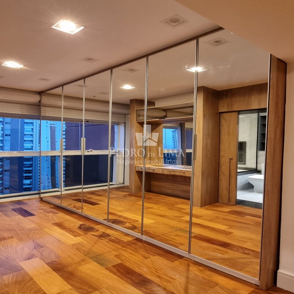 Cobertura duplex com Ofurô no Anália Franco