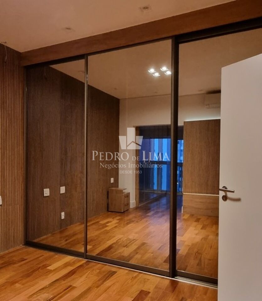 Cobertura duplex com Ofurô no Anália Franco