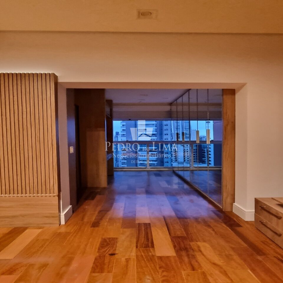 Cobertura duplex com Ofurô no Anália Franco