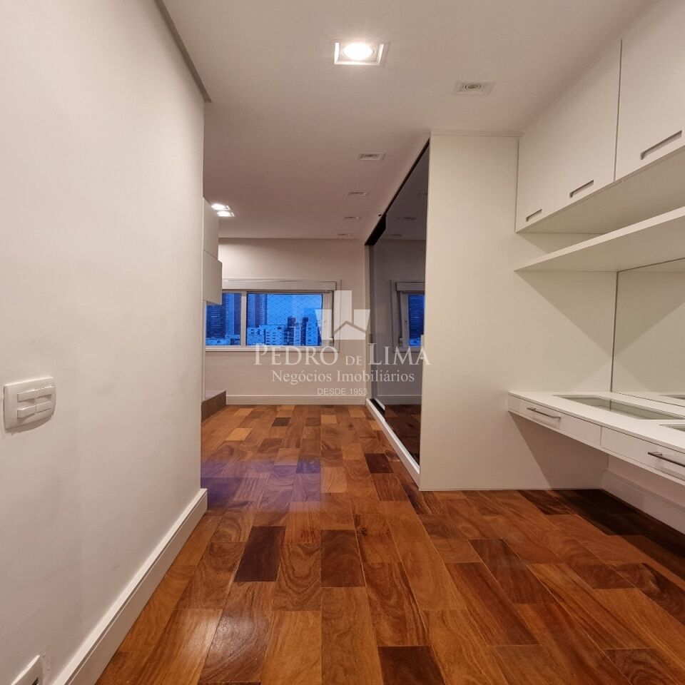 Cobertura duplex com Ofurô no Anália Franco