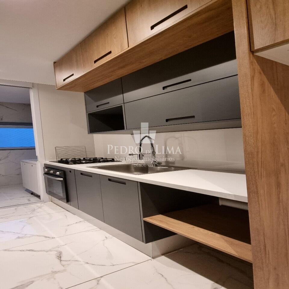 Cobertura duplex com Ofurô no Anália Franco