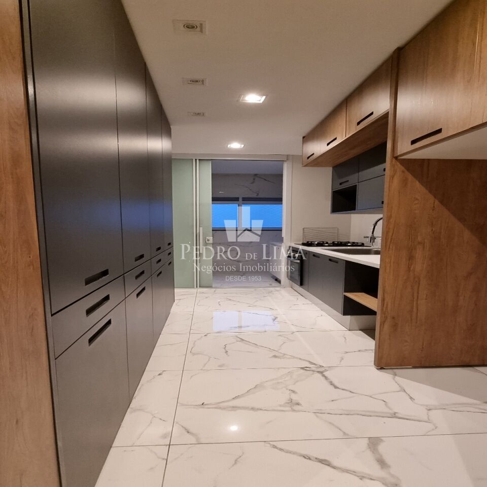 Cobertura duplex com Ofurô no Anália Franco