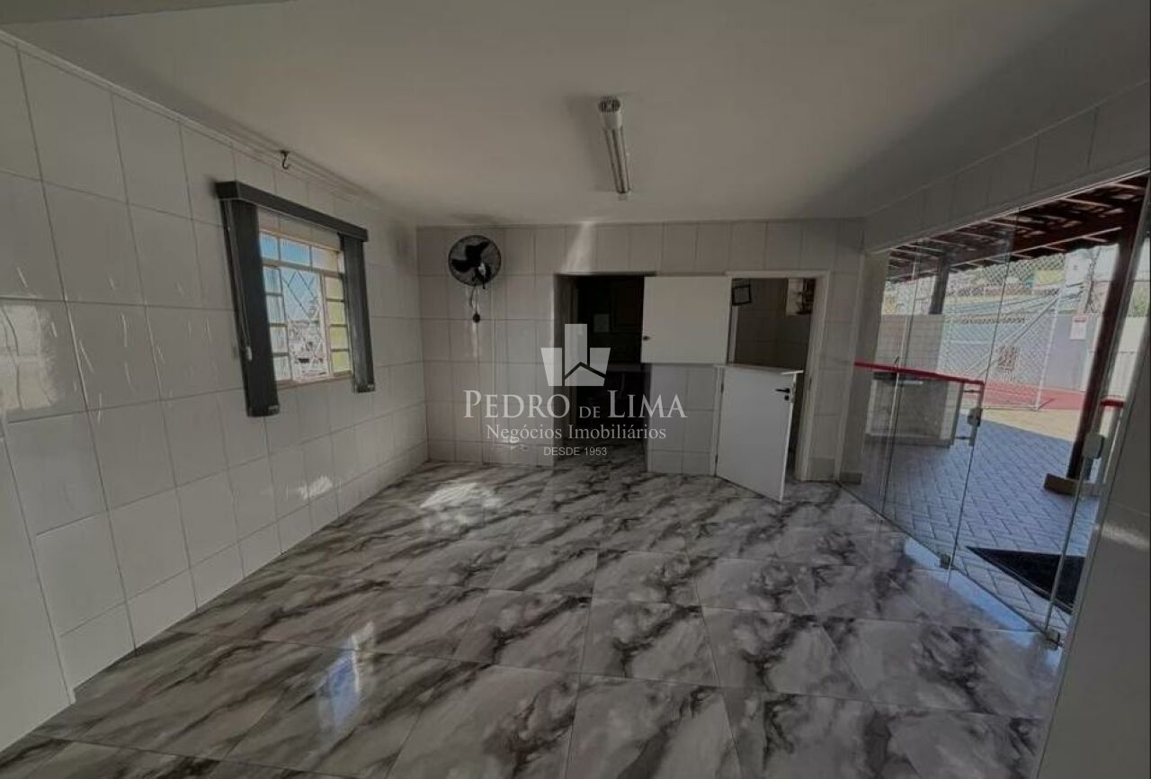 Apartamento 2 dormitórios e uma vaga.