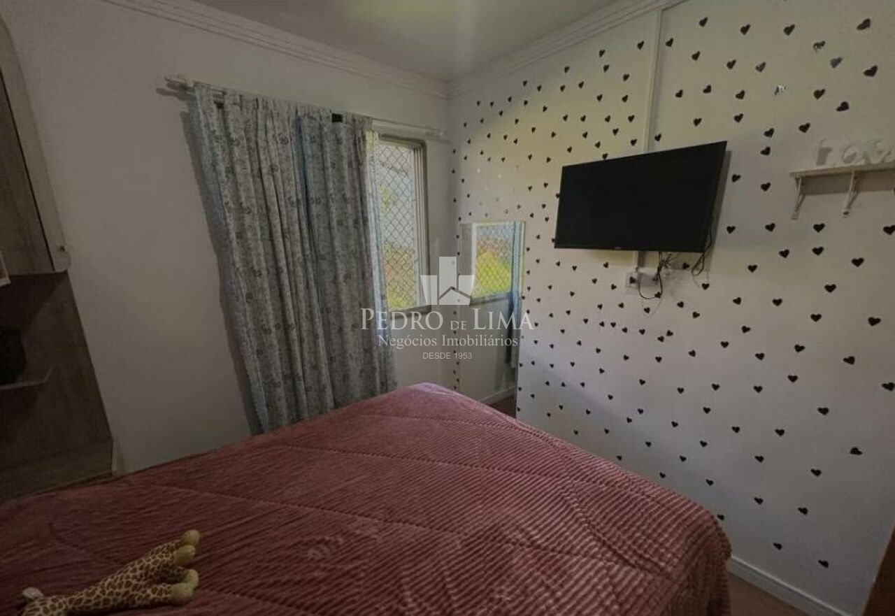Apartamento 2 dormitórios e uma vaga.