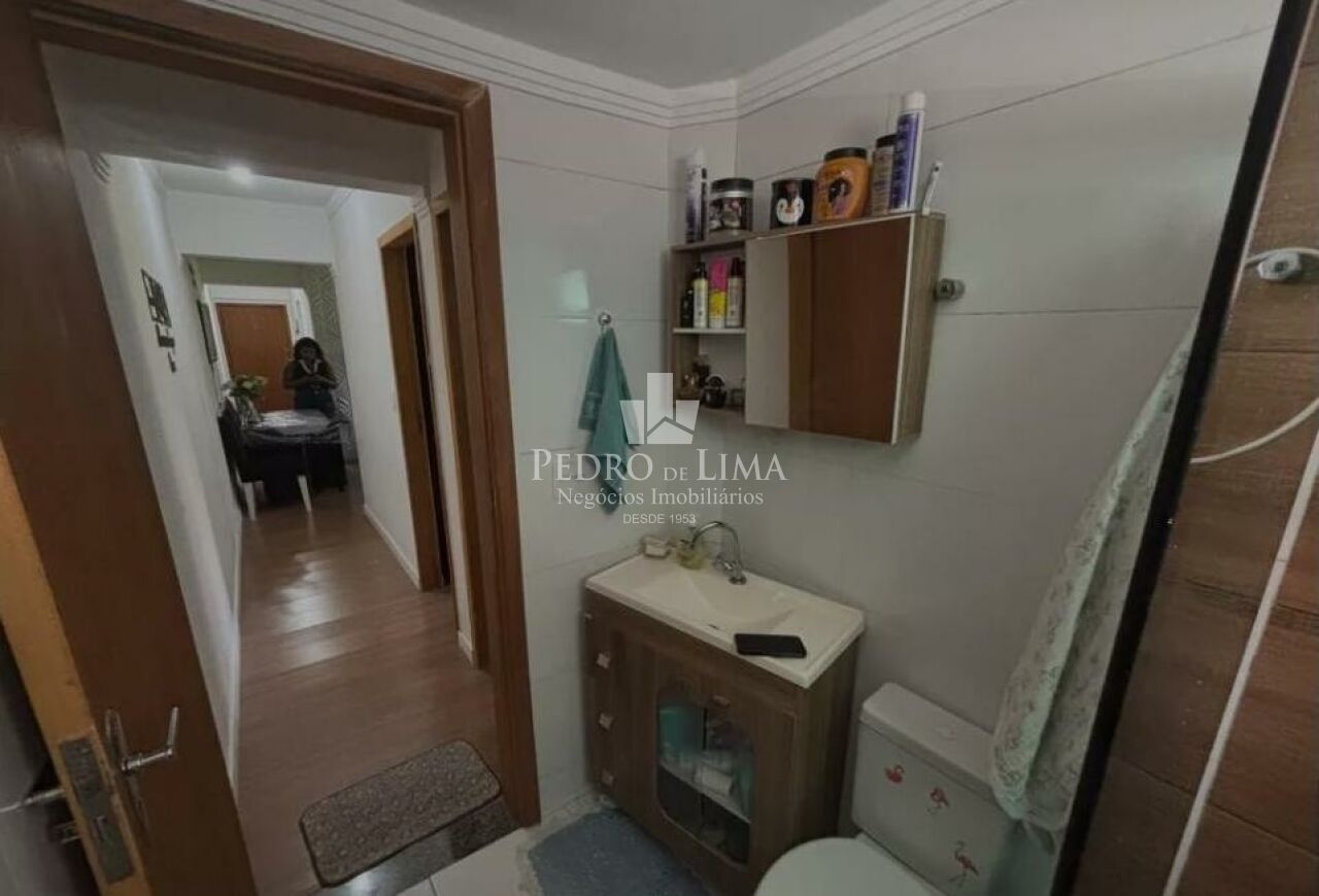 Apartamento 2 dormitórios e uma vaga.