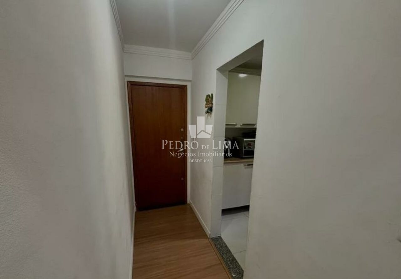 Apartamento 2 dormitórios e uma vaga.