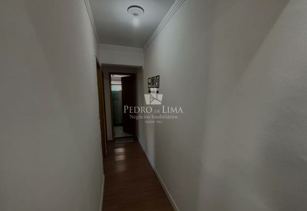 Apartamento 2 dormitórios e uma vaga.