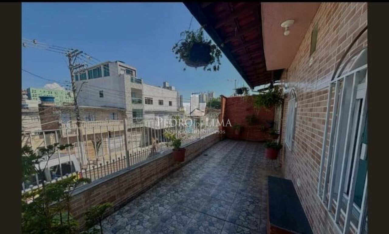 Casa Térrea com dois dormitório e com 140 m² de área construída.