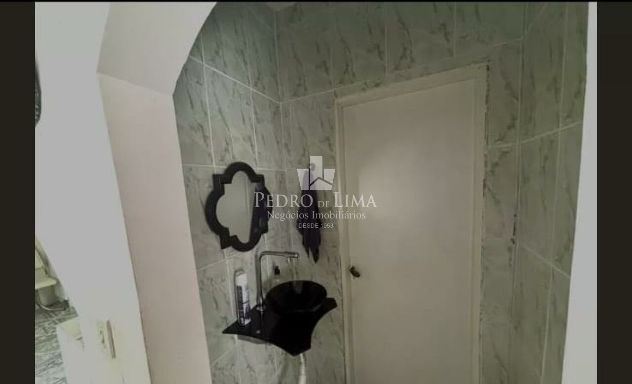 Casa Térrea com dois dormitório e com 140 m² de área construída.