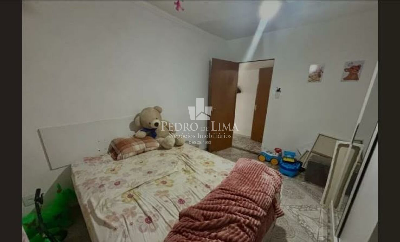 Casa Térrea com dois dormitório e com 140 m² de área construída.