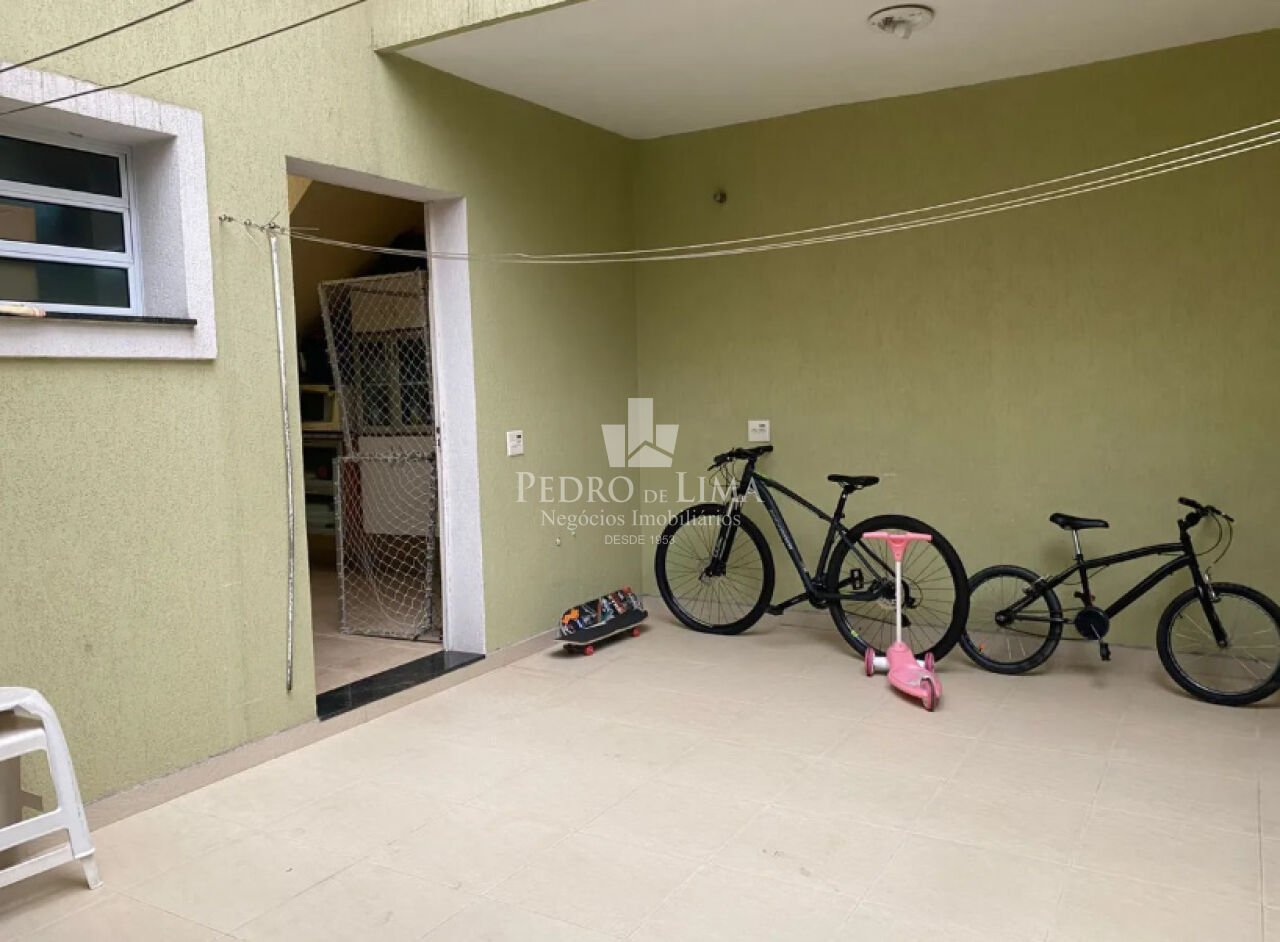 Sobrado com 3 dormitórios sendo 1 suíte, 4 banheiros, 5 vagas no Tatuapé