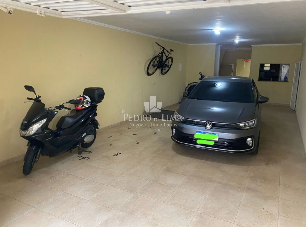 Sobrado com 3 dormitórios sendo 1 suíte, 4 banheiros, 5 vagas no Tatuapé