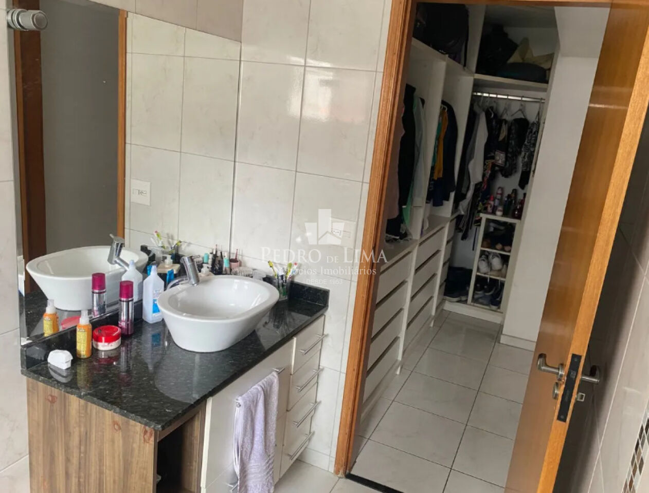 Sobrado com 3 dormitórios sendo 1 suíte, 4 banheiros, 5 vagas no Tatuapé