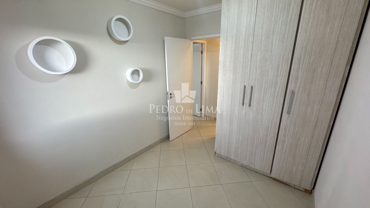 Apartamento 2 Dormitórios, 2 vagas no Anália Franco. Condomínio Agulhas Negras.