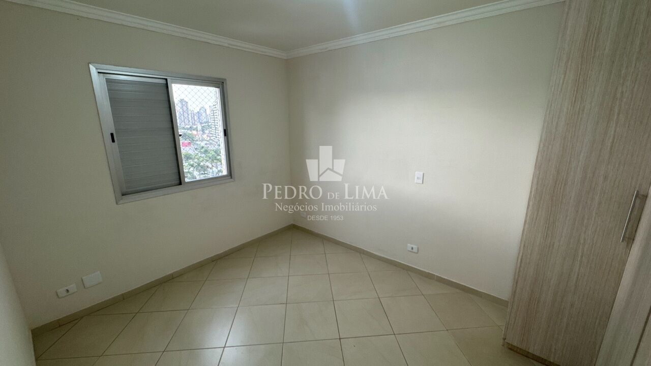 Apartamento 2 Dormitórios, 2 vagas no Anália Franco. Condomínio Agulhas Negras.