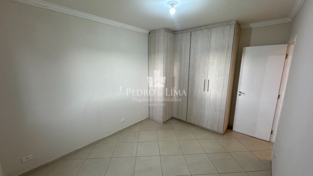 Apartamento 2 Dormitórios, 2 vagas no Anália Franco. Condomínio Agulhas Negras.