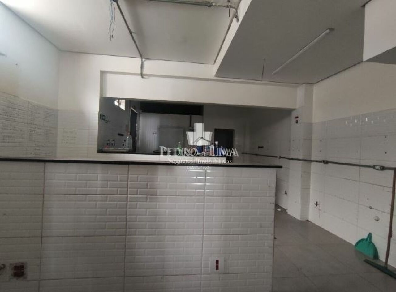 Salão Comercial no Tatuapé com 163m2 com área de cozinha e depósito