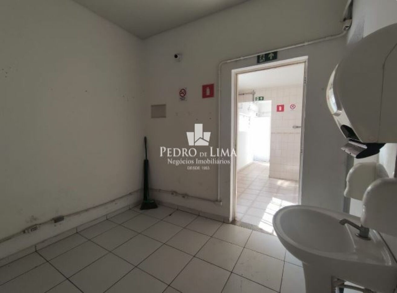 Salão Comercial no Tatuapé com 163m2 com área de cozinha e depósito