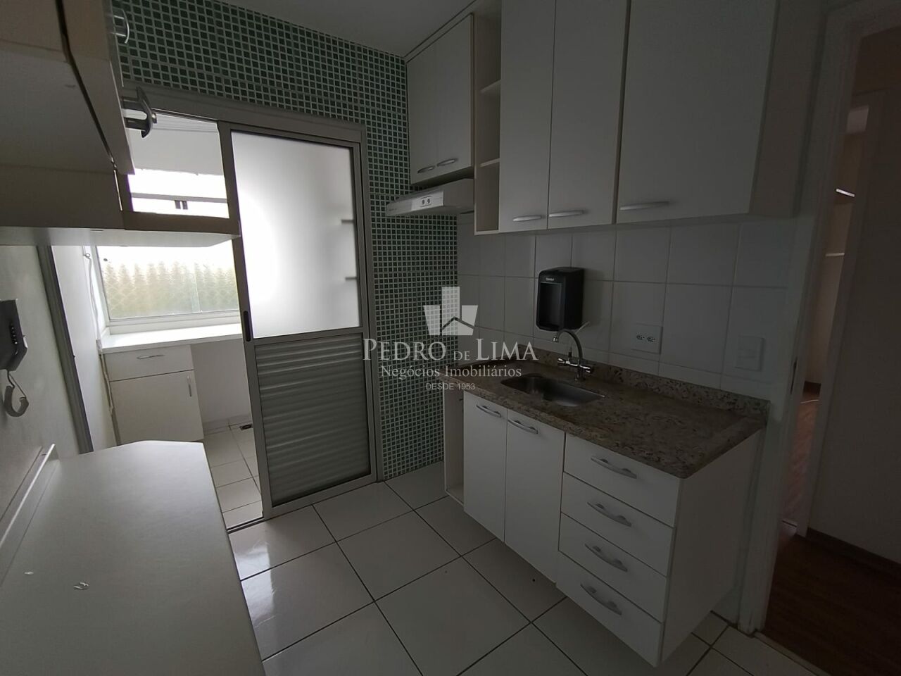 Apartamento de 2 Dormitórios e Uma Vaga de Garagem a 380 metros do Metrô Vila Matilde