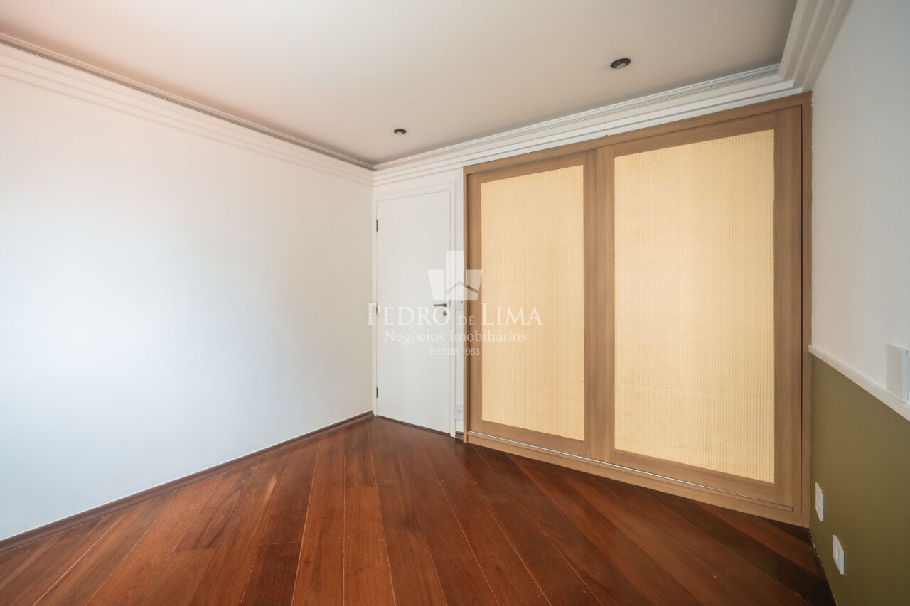 Apartamento 3 dormitórios sendo 1 suíte, 2 banheiros, 2 vagas de garagem Edifício VERA no Belenzinho