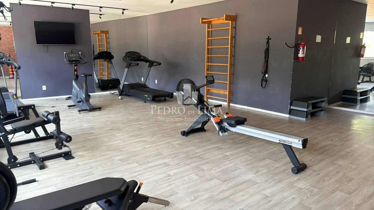 Apartamento 38m², 2 dormitórios,  sem vaga, semi-novo com armários planejados