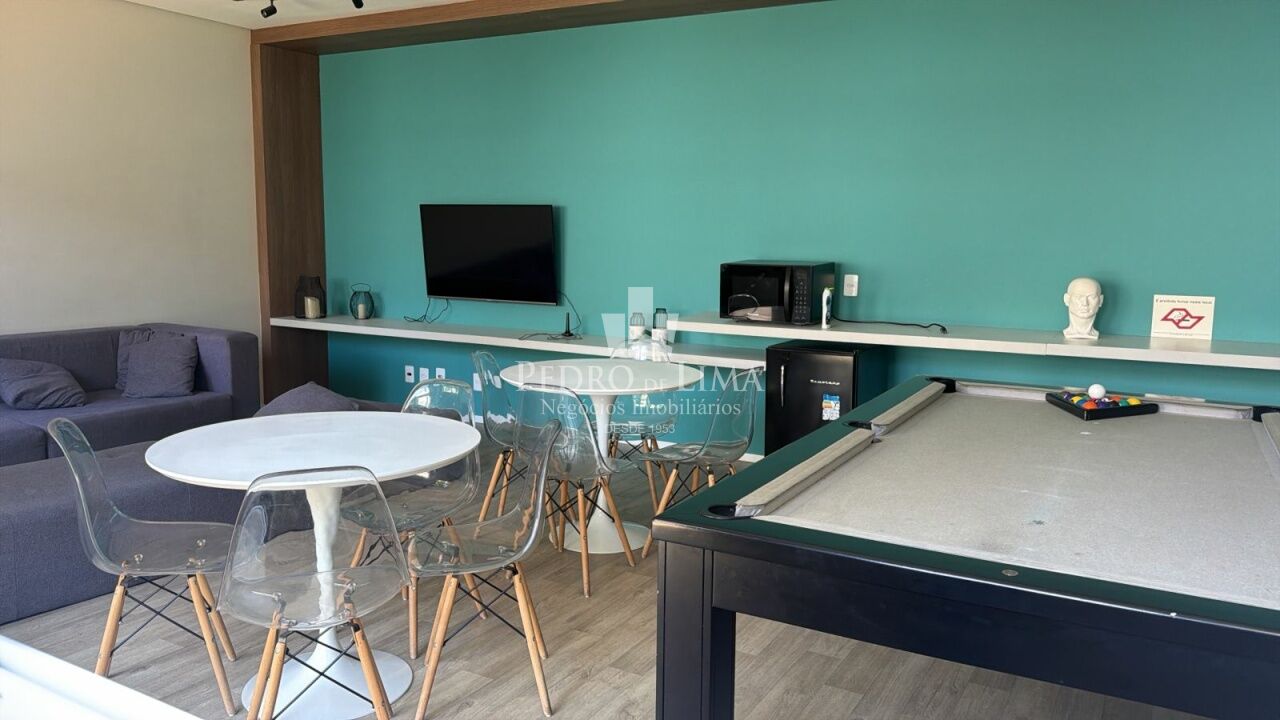 Apartamento 38m², 2 dormitórios,  sem vaga, semi-novo com armários planejados