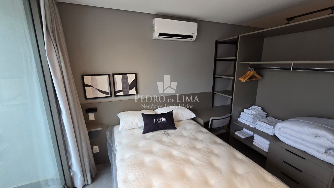 Studio de 27m², com banheiro e dormitório amplos, cozinha totalmente equipada,  próximo metro