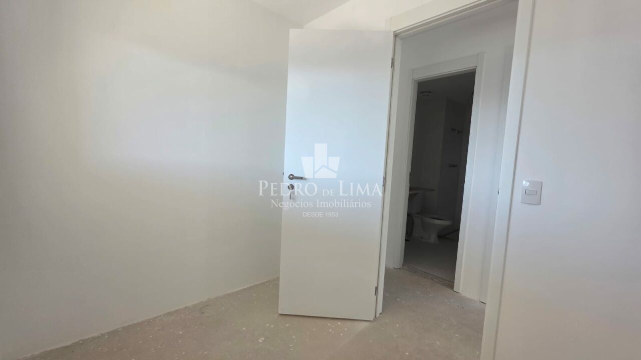 Apartamento de 85m² com 3 Dormitórios sendo 1 suíte e 2 Vaga de Garagem. Condomínio Universo Tatuapé