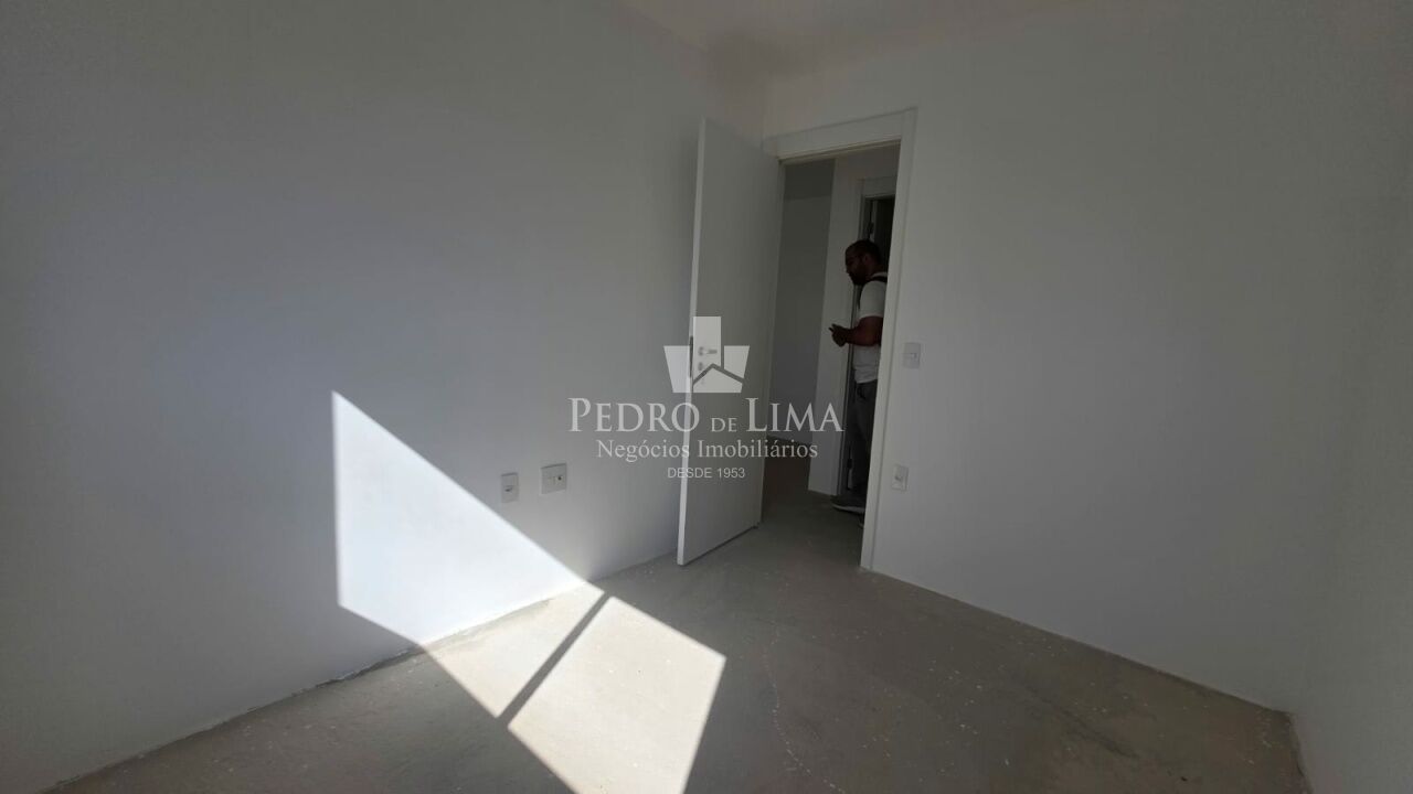Apartamento de 65m² com 2 Dormitórios sendo 1 suíte e 1 Vaga de Garagem. Condomínio Universo Tatuapé