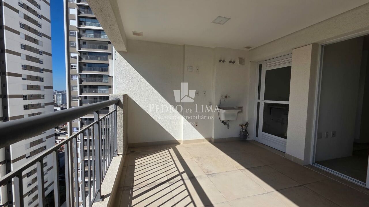 Apartamento de 65m² com 2 Dormitórios sendo 1 suíte e 1 Vaga de Garagem. Condomínio Universo Tatuapé