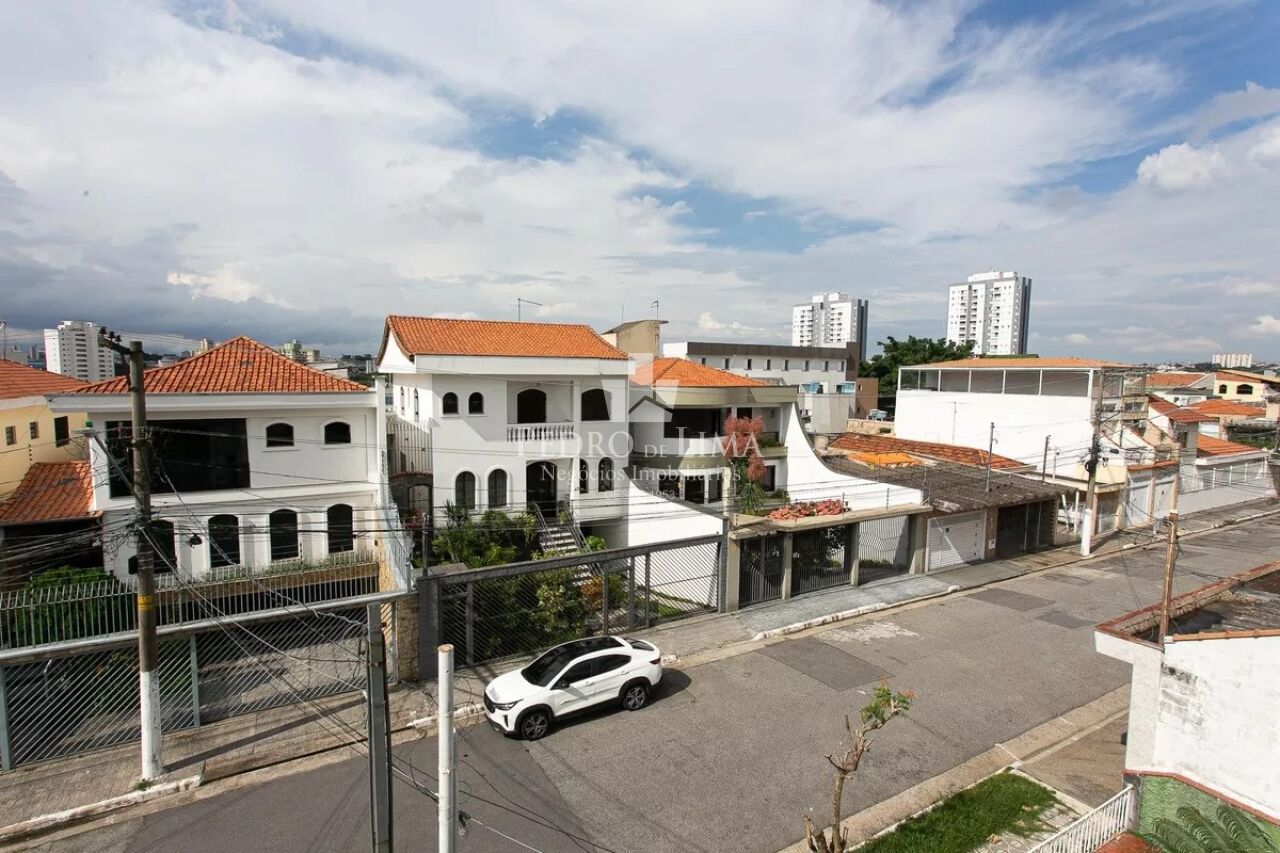 Sobrado Porteira Fechada 4 quartos sendo 1 suíte , 4 banheiros, 2 vagas de garagem,  Vila Carrão