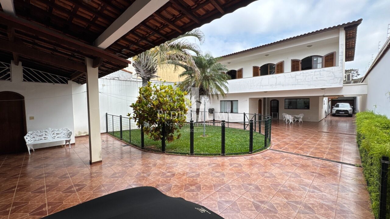 Sobrado 3 quartos, 8 vagas, Vila Carrão