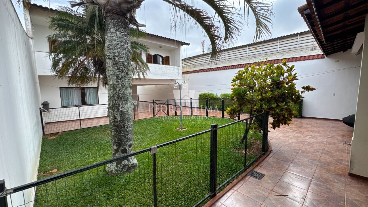 Sobrado 3 quartos, 8 vagas, Vila Carrão