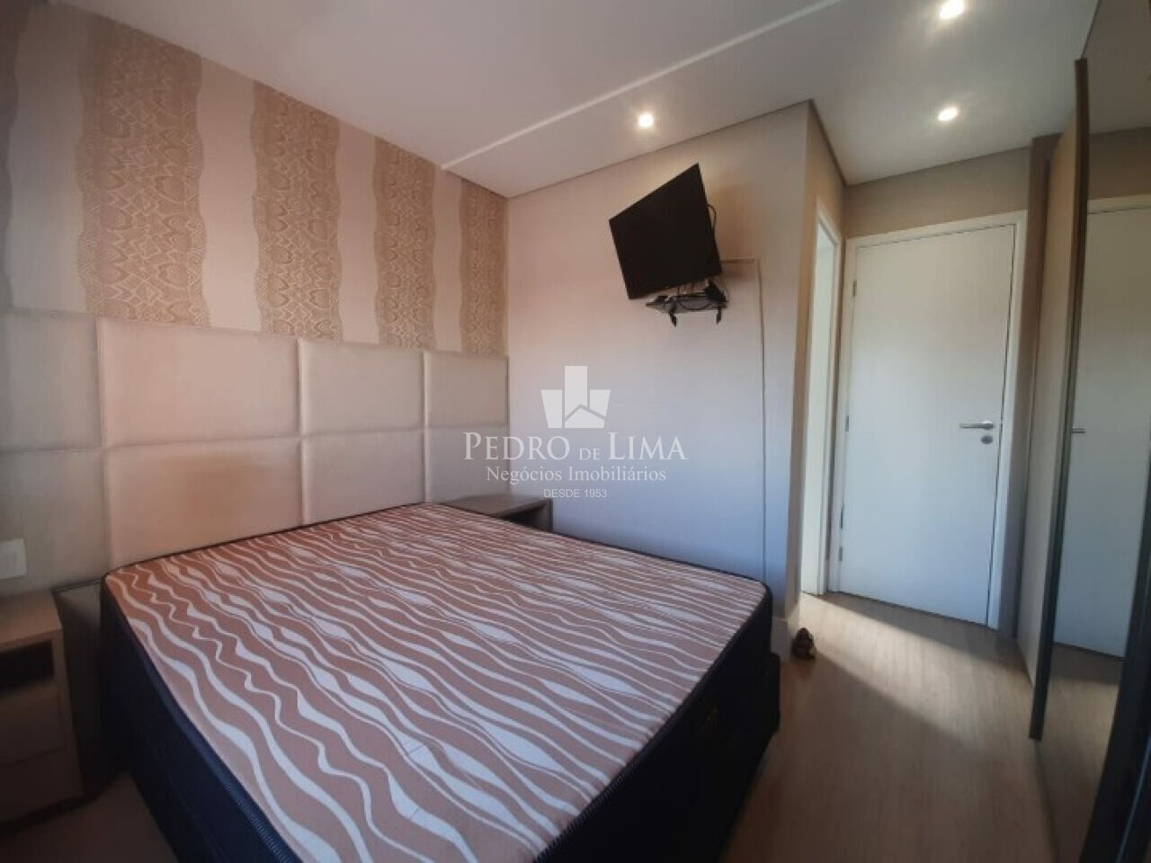 Apartamento Garden Mobiliado no Condomínio Montreal com 2 quartos 1 suíte 2 vagas na Água Rasa