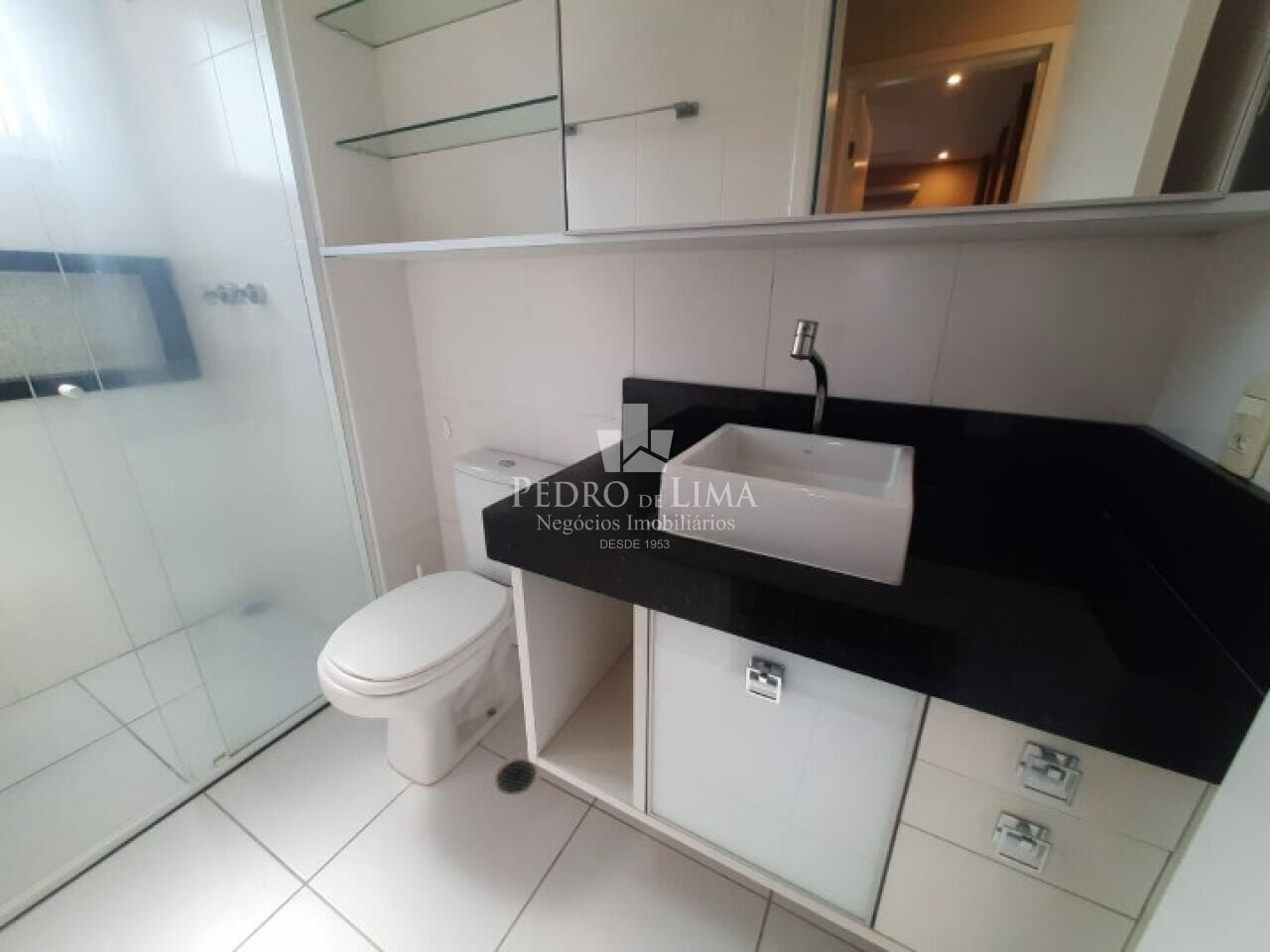 Apartamento Garden Mobiliado no Condomínio Montreal com 2 quartos 1 suíte 2 vagas na Água Rasa