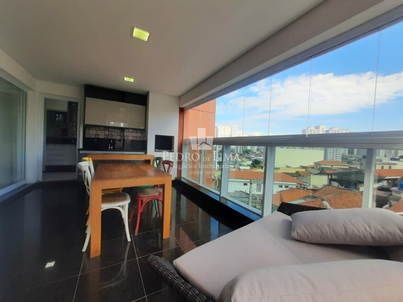 Apartamento Garden Mobiliado no Condomínio Montreal com 2 quartos 1 suíte 2 vagas na Água Rasa