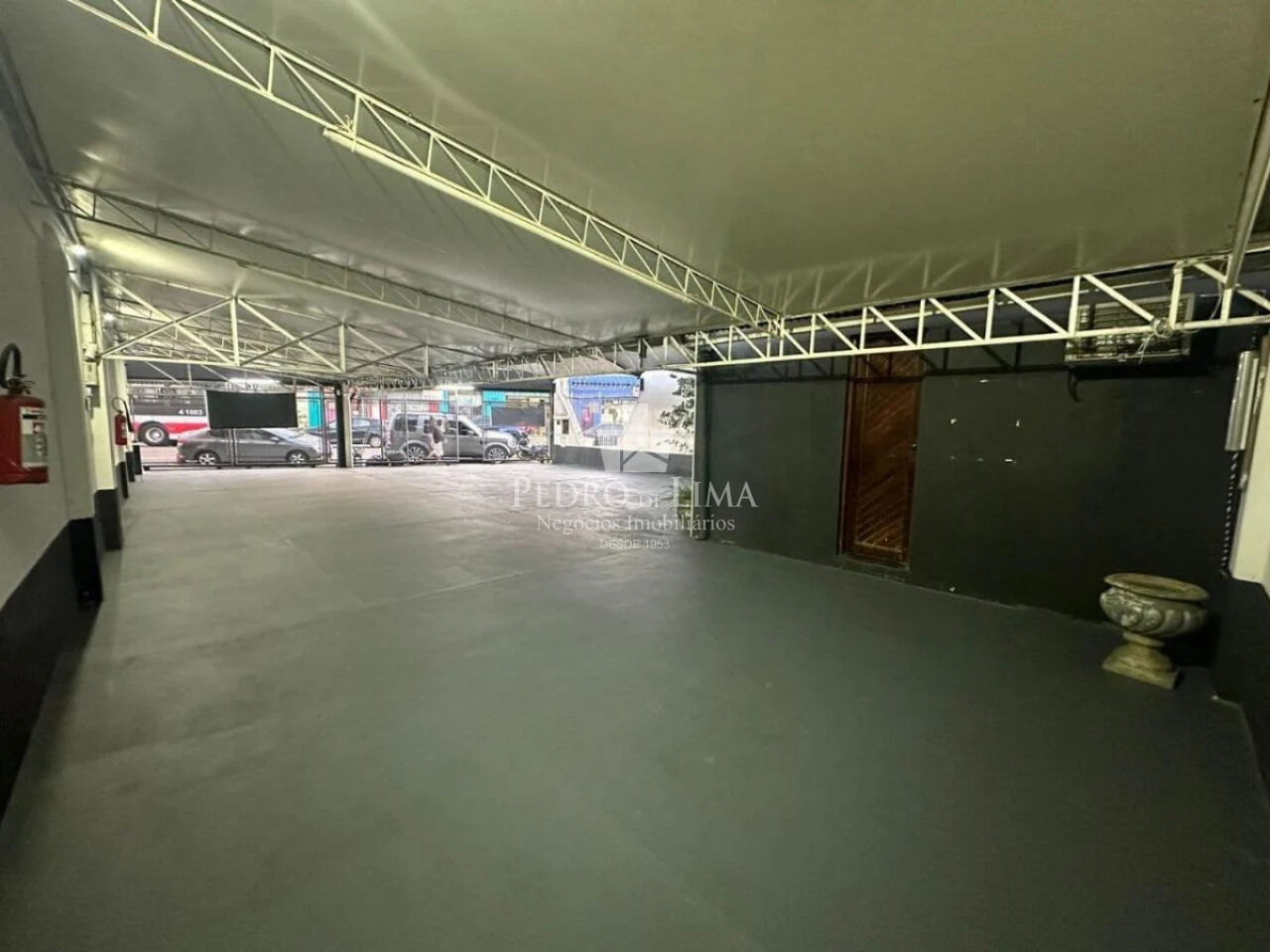 imagem do imovel Loja Comercial na Mooca 2 salas, 2 banheiros,  Mezanino, 15 vagas de garagem ref: TP30482