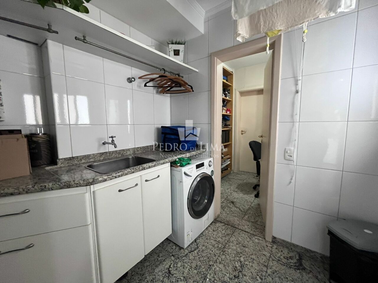 Apartamento 2 suítes, 3 vagas, Anália Franco.