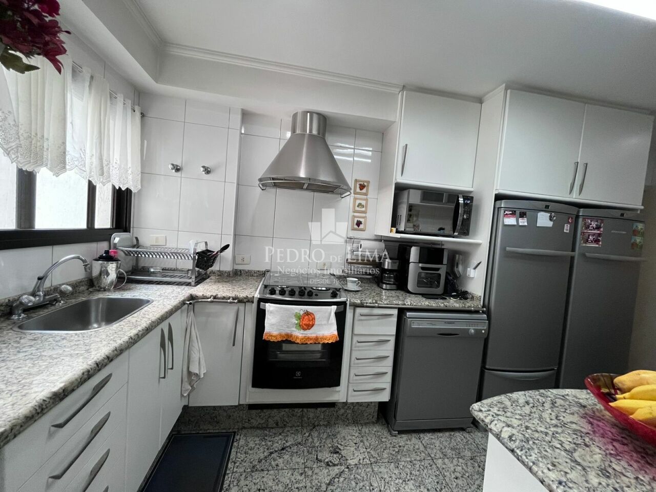 Apartamento 2 suítes, 3 vagas, Anália Franco.