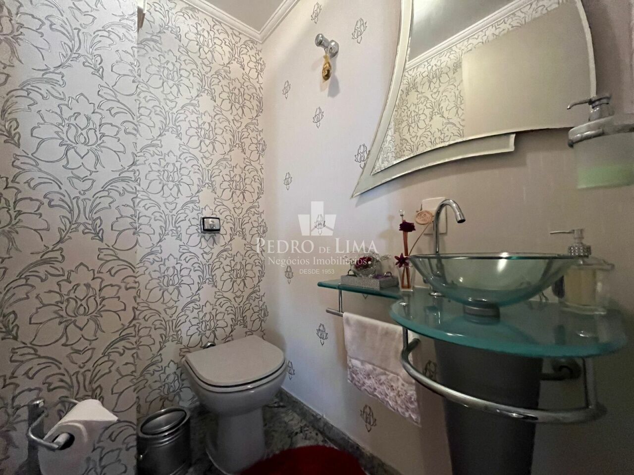 Apartamento 2 suítes, 3 vagas, Anália Franco.