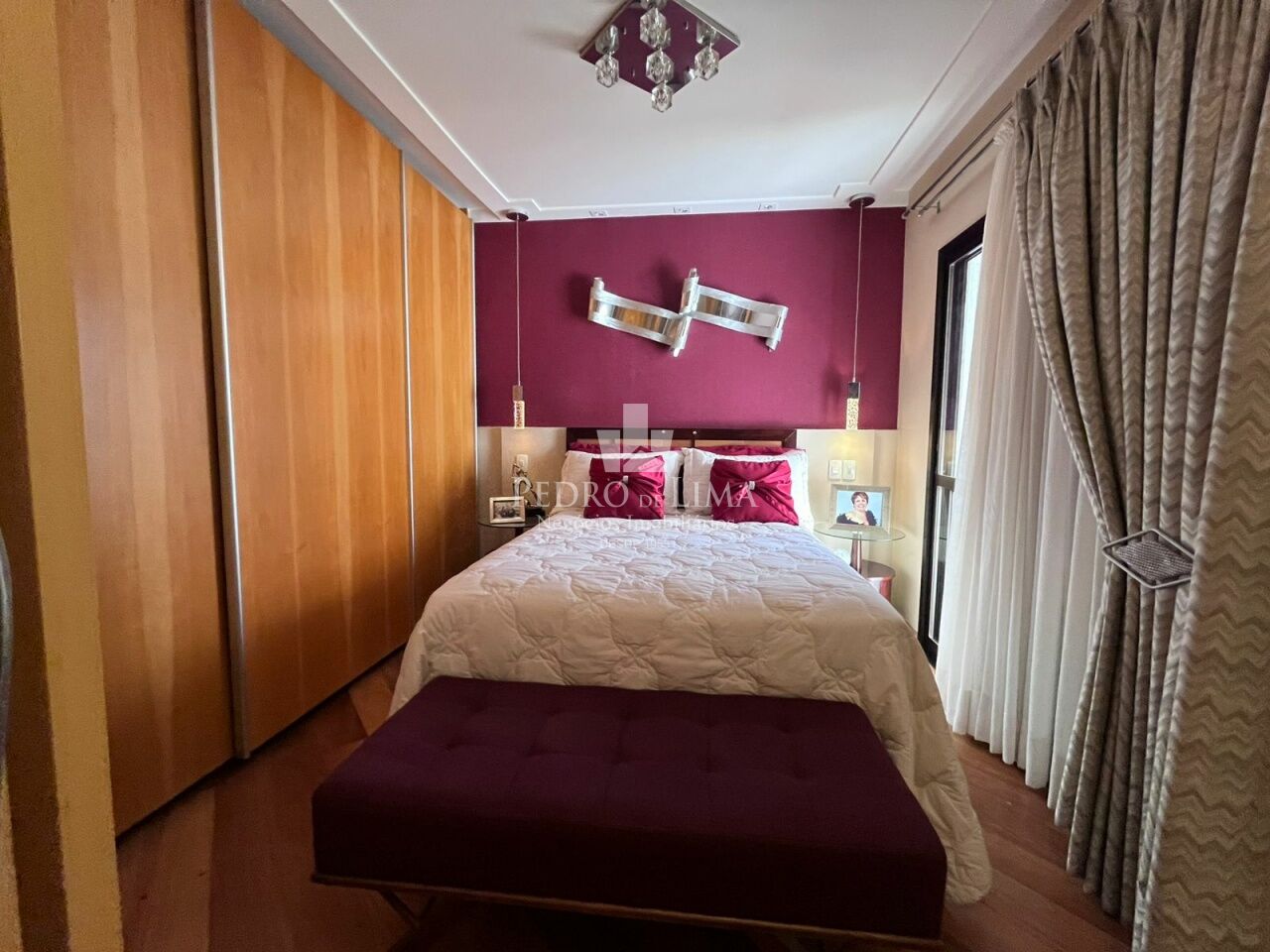 Apartamento 2 suítes, 3 vagas, Anália Franco.
