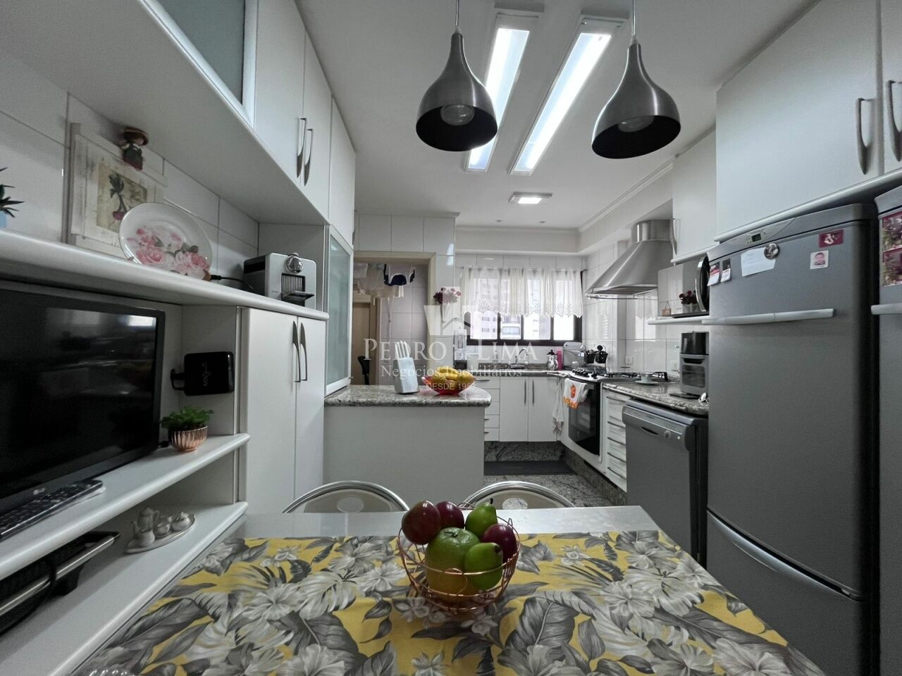 Apartamento 2 suítes, 3 vagas, Anália Franco.