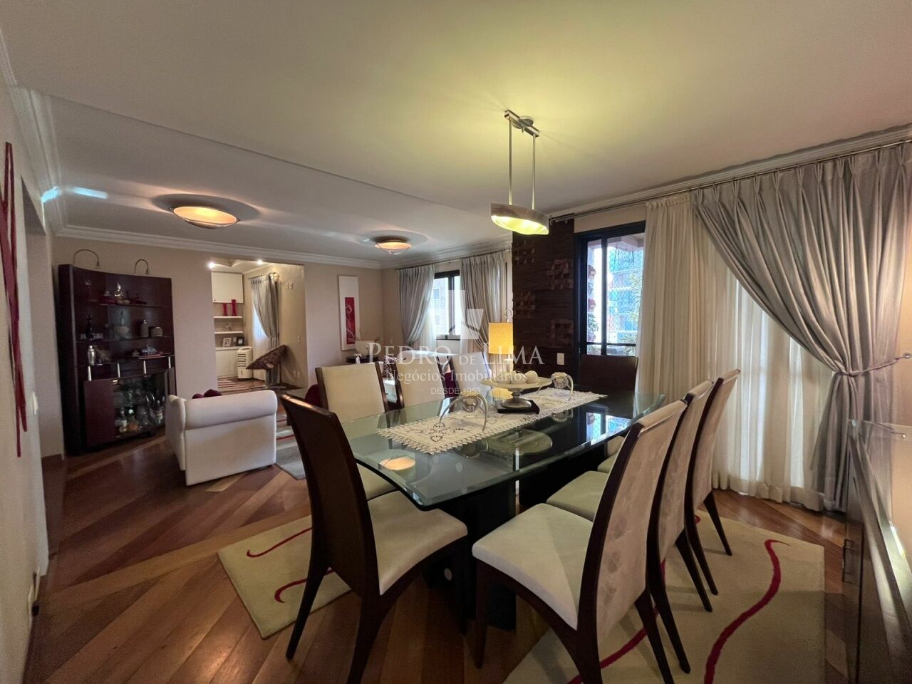 Apartamento 2 suítes, 3 vagas, Anália Franco.