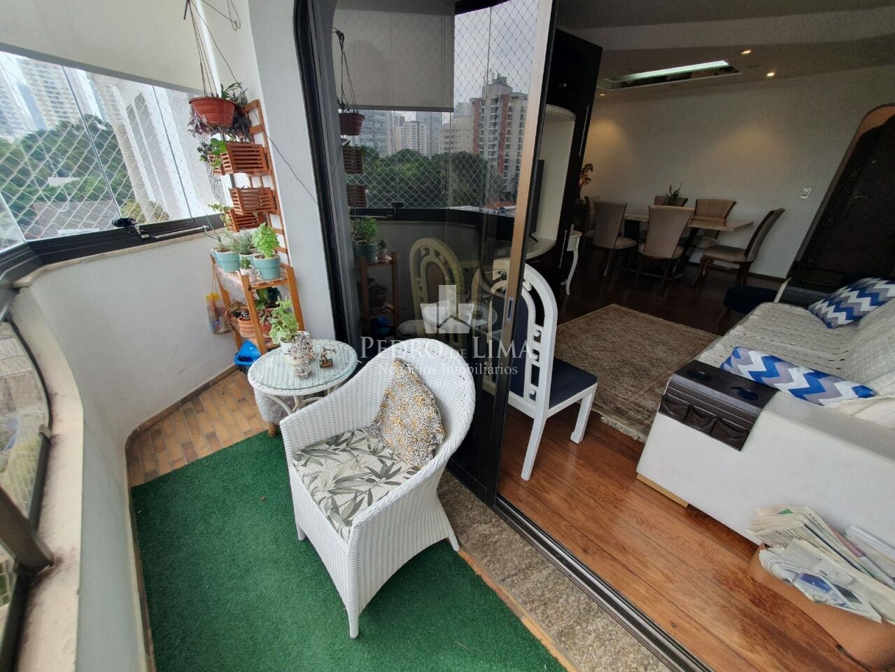 Apartamento 110m² Mobiliado, 3 Quartos, 1 suíte, 2 vagas, no Tatuapé.