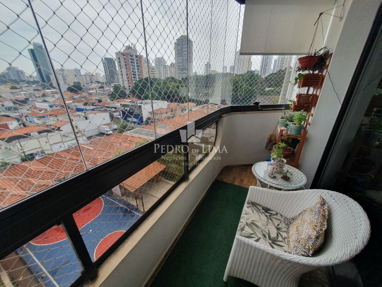 Apartamento 110m² Mobiliado, 3 Quartos, 1 suíte, 2 vagas, no Tatuapé.